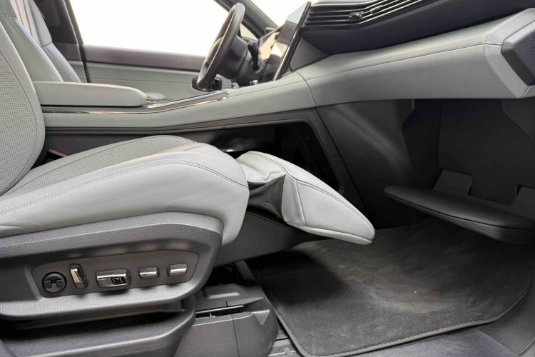 蔚来ES8 2020款 580KM 签名版 六座版中控内饰7004