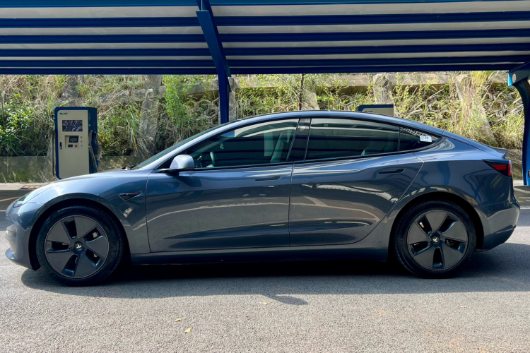 特斯拉 Model 3 2021款 标准续航后驱升级版 3D6车身外观6007