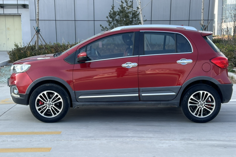 哈弗H1 2015款 1.5L AMT豪华型车身外观6006