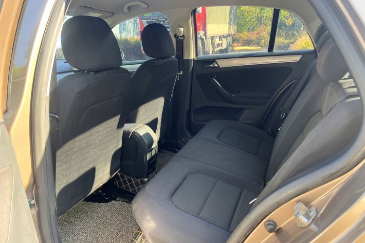 大众 宝来 2015款 质惠版 1.6L 手动时尚型中控内饰7007