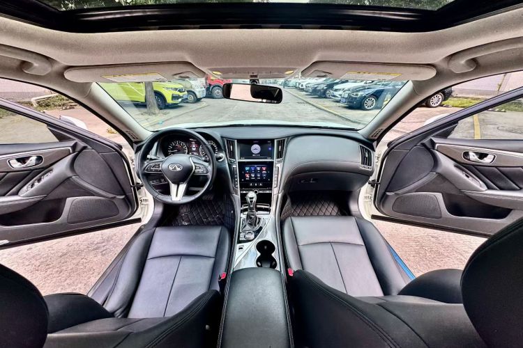 英菲尼迪Q50L 2018款 2.0T 舒适版 国VI中控内饰7003