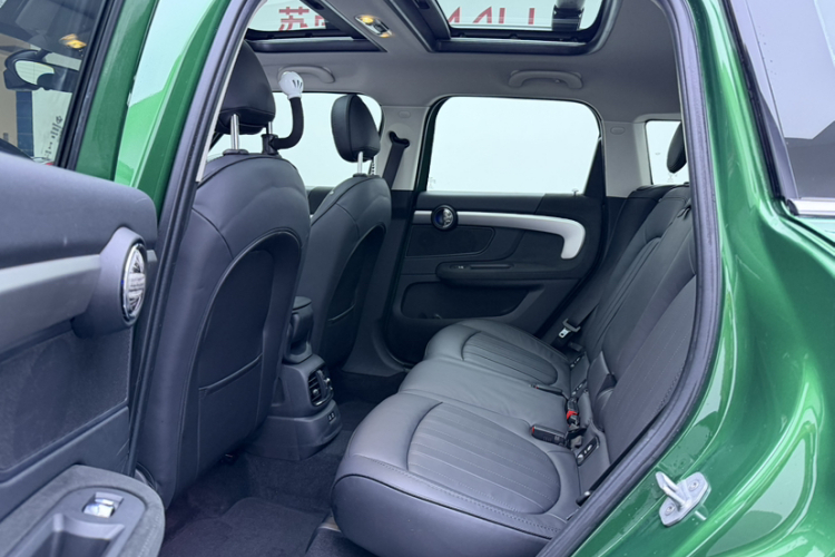 MINI Countryman 2020款 2.0T COOPER S ALL4 极地版中控内饰7002