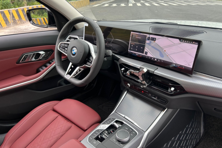 宝马3系 2025款 330Li M运动曜夜套装中控内饰7008