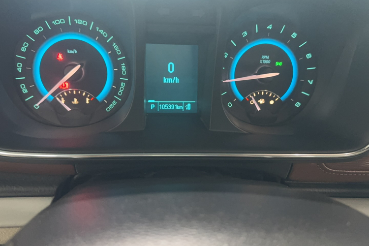 别克GL8 2015款 2.4L 豪华商务尊享版中控内饰15