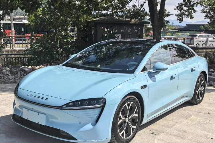 鸿蒙智行 智界S7 2025款 705km Pro车身外观6001