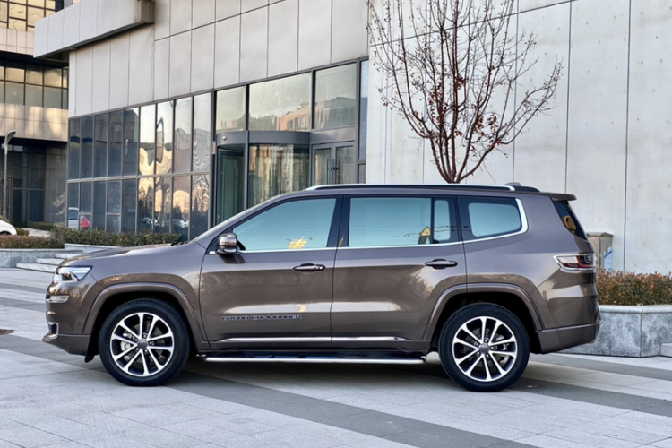 Jeep 大指挥官 2018款 2.0T 四驱智享版 国V车身外观6008