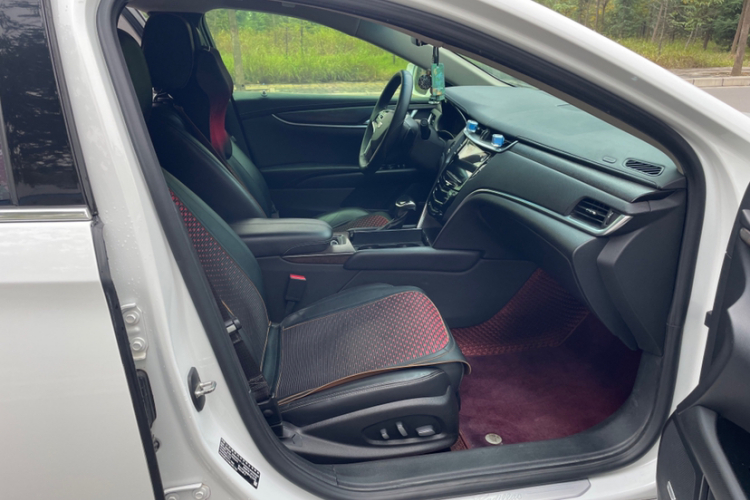 凯迪拉克XTS 2018款 28T 精英型中控内饰7006