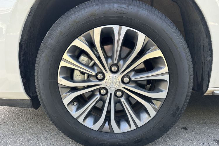 别克GL8 2023款 陆上公务舱 智享型车身外观6009