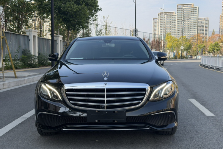 奔驰E级 2018款 改款 E 300 L 运动豪华型车身外观6001