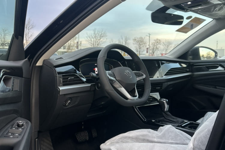 大众 帕萨特 2026款 出众款 330TSI 精英版中控内饰7001