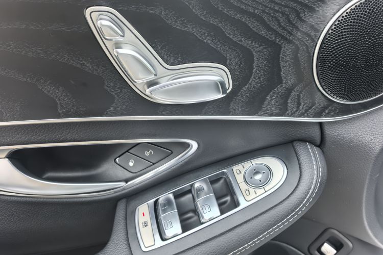 奔驰C级(进口) 2015款 C 200 旅行轿车中控内饰7006