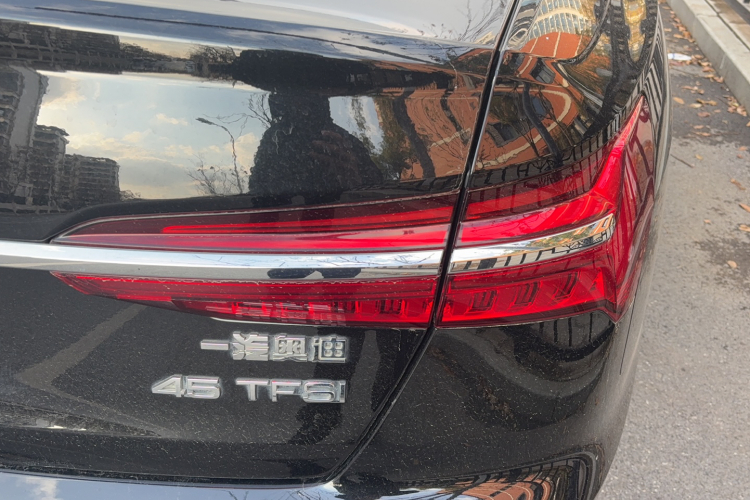 奥迪A6L 2023款 改款 45 TFSI 臻选动感型车身外观6006
