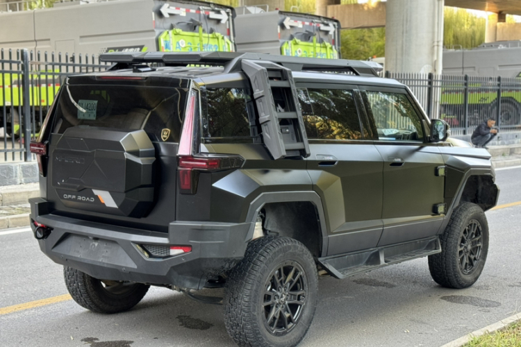 猛士917 2023款 纯电基础版车身外观6006