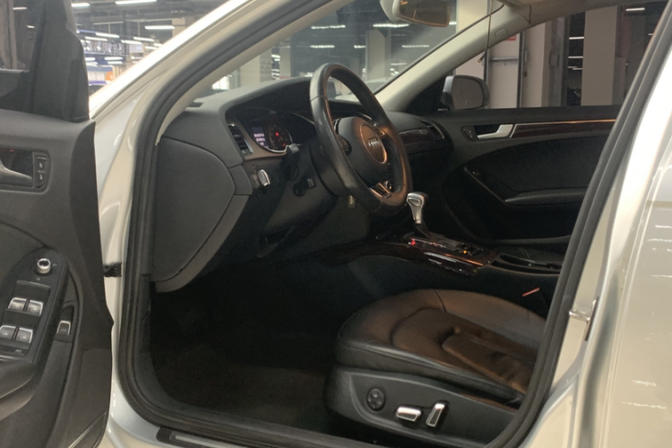 奥迪A4L 2015款 35 TFSI 自动舒适型车身外观6003