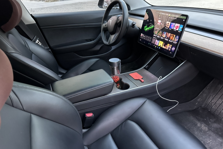 特斯拉 Model 3 2020款 改款 标准续航后驱升级版局部细节9009