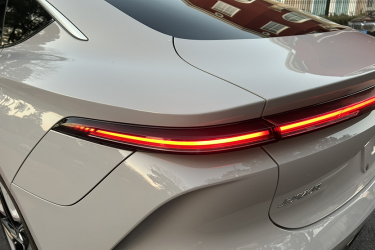 飞凡汽车 飞凡F7 2023款 改款 性能Pro版车身外观6012