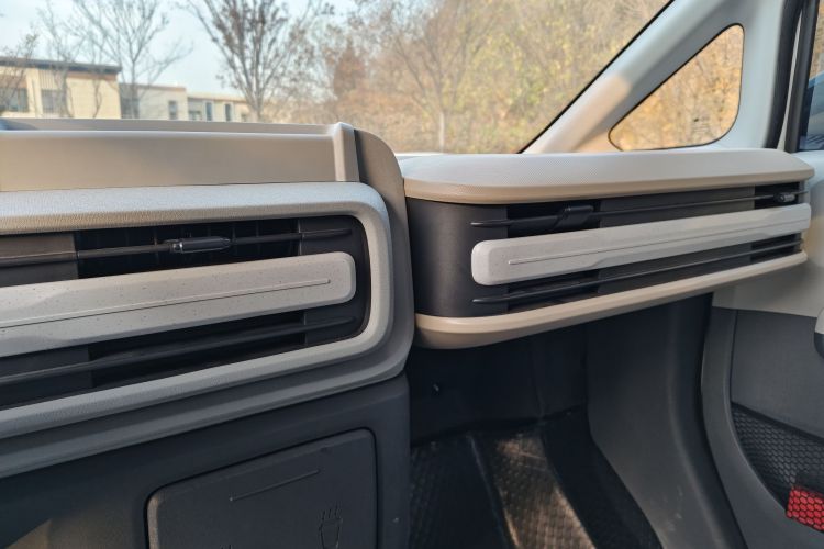 上汽大通MAXUS 大拿V1 2024款 V1 短轴低顶 多功能版（51kWh）局部细节16