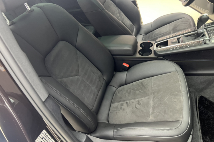 保时捷 2021款 Macan 2.0T中控内饰7010