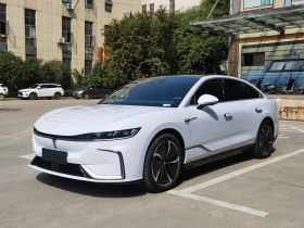 岚图汽车 岚图追光 2023款 四驱长续航版