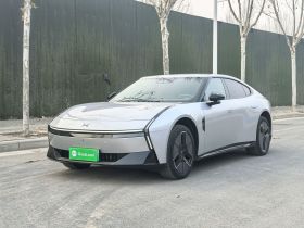 小鹏P7 2025款 702 长续航 Ultra