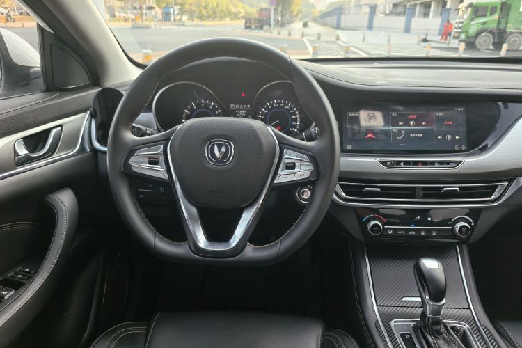 长安 逸动 2019款 高能版 1.6L GDI 自动先锋型 国VI中控内饰7005