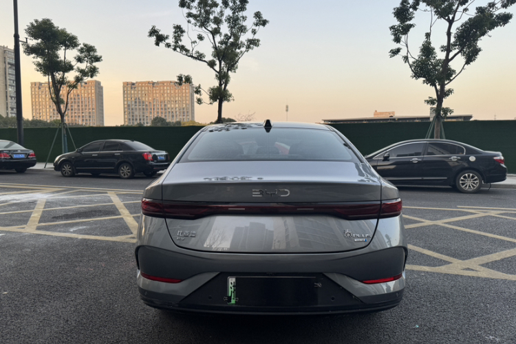 比亚迪 秦PLUS 2025款 EV 智驾版 420KM领先型车身外观6005