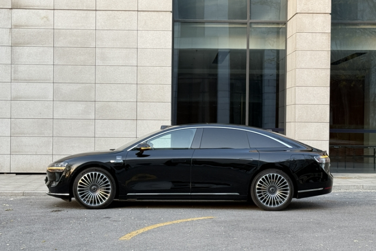 鸿蒙智行 享界S9 2024款 纯电 Ultra 四驱旗舰版车身外观6005