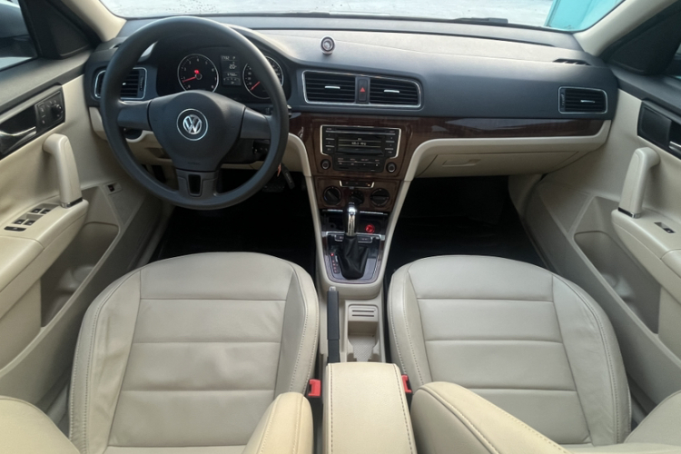 大众 朗逸 2013款 改款 1.4TSI DSG舒适版中控内饰7003