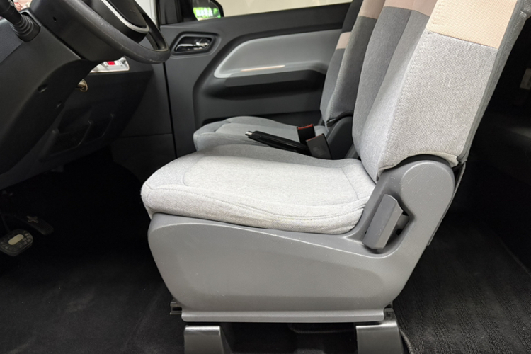 五菱汽车 宏光MINIEV 2021款 马卡龙时尚款 磷酸铁锂中控内饰7008