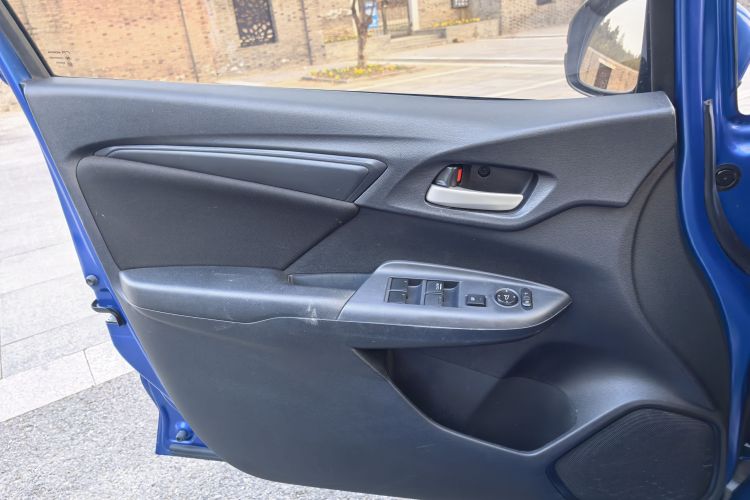 本田 飞度 2018款 1.5L CVT舒适天窗版中控内饰7003