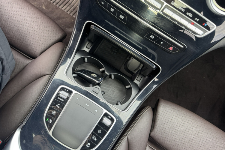 奔驰GLC 2021款 GLC 260 L 4MATIC 动感型中控内饰7012