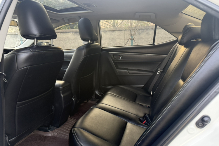 丰田 雷凌 2014款 1.6G CVT精英版中控内饰7003