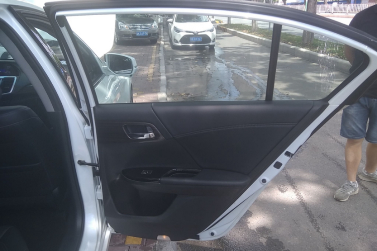 本田 雅阁 2016款 2.4L 豪华版中控内饰7004