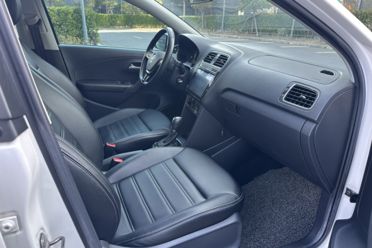 大众 Polo 2018款 1.5L 自动安享型中控内饰7004