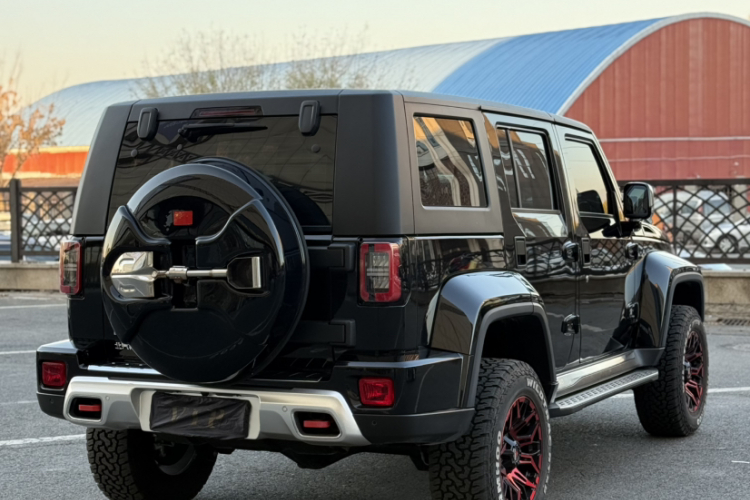 北京BJ40 2024款 2.0T 城市猎人荣耀版车身外观6005