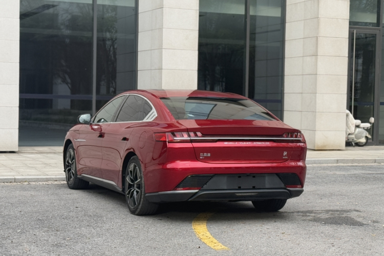 比亚迪 汉 2020款 EV 四驱高性能版旗舰型车身外观6005