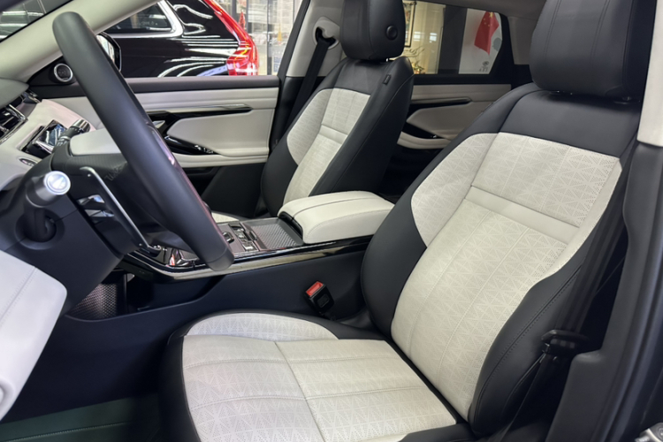 路虎 揽胜极光 2021款 极光L 249PS R-Dynamic First edition 首发版中控内饰7002