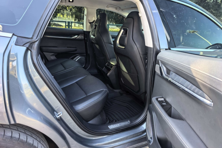 极氪001 2022款 超长续航单电机 WE版中控内饰7001