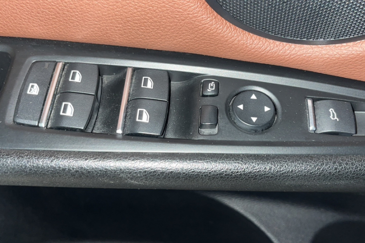 宝马X5（平行进口）局部细节9005