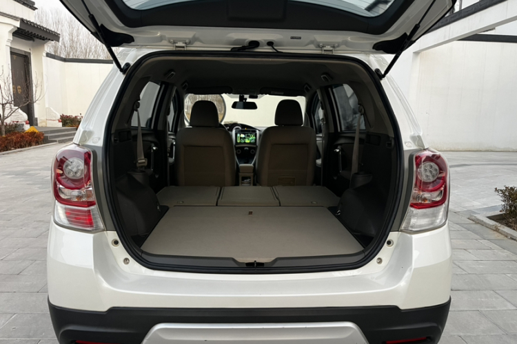 丰田 逸致 2015款 180E CVT跨界版局部细节23