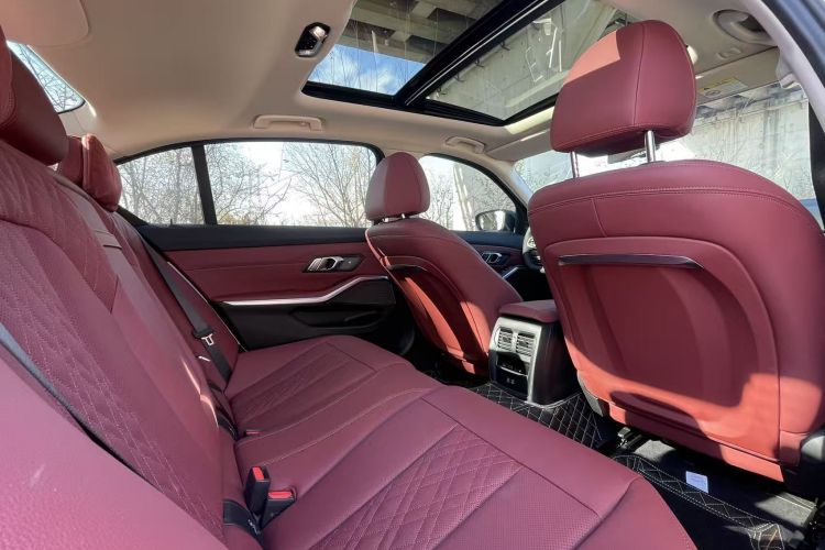 宝马3系 2025款 330Li M运动曜夜套装车身外观6007