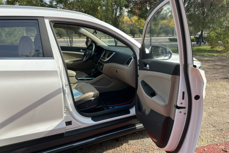 现代 途胜 2015款 1.6T 双离合两驱智能型中控内饰7006