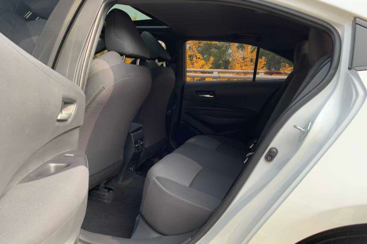 丰田 雷凌 2024款 185T CVT豪华版中控内饰7003