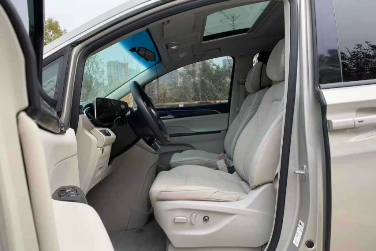 别克GL8 2022款 ES陆尊 653T 舒适型中控内饰7001