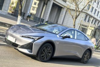 ARCFOX极狐 极狐 阿尔法S5 2025款 改款 560PRO 185kW