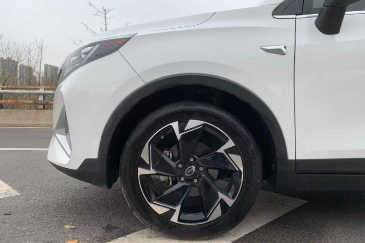 广汽传祺 传祺GS3 2021款 POWER 270T 自动劲享版车身外观6006