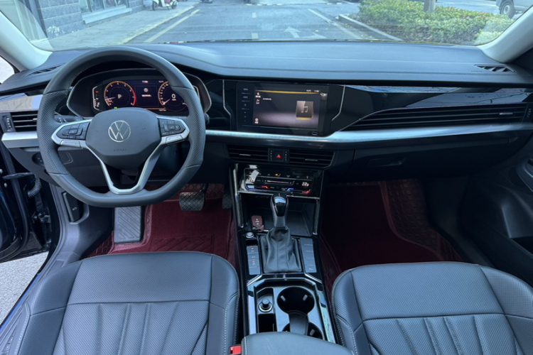 大众 帕萨特 2025款 出众款 330TSI 星空精英版中控内饰7002