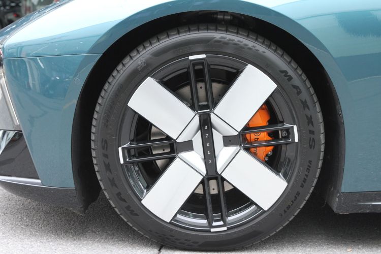 小鹏P7 2025款 750 四驱高性能 Ultra车身外观6007