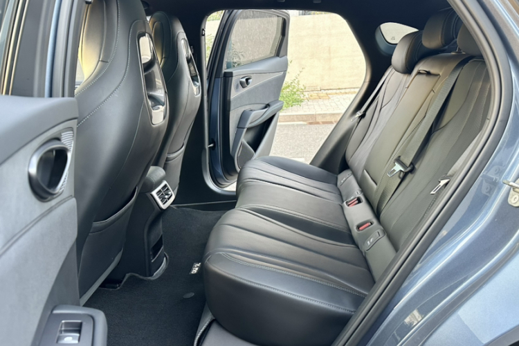 比亚迪 海豹06新能源 2024款 DM-i 120KM尊享型中控内饰7003