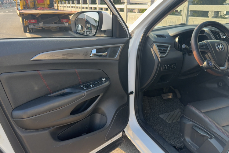 长安CS75 2014款 1.8T 自动精英型 国V中控内饰7001